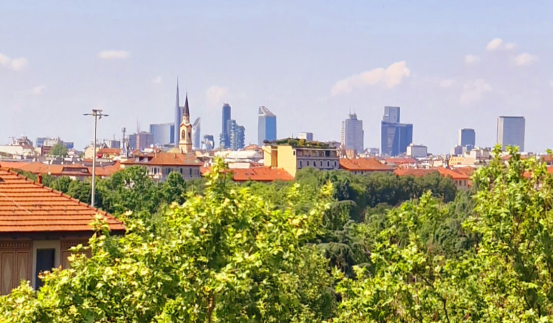 VIALE UMBRIA vic.ze, APPARTAMENTO PANORAMICO
