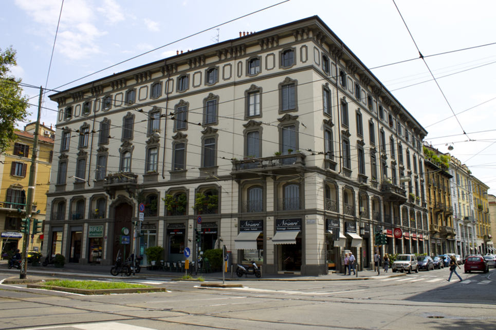 MEDAGLIE D'ORO - MONOLOCALE- BUONO STATO