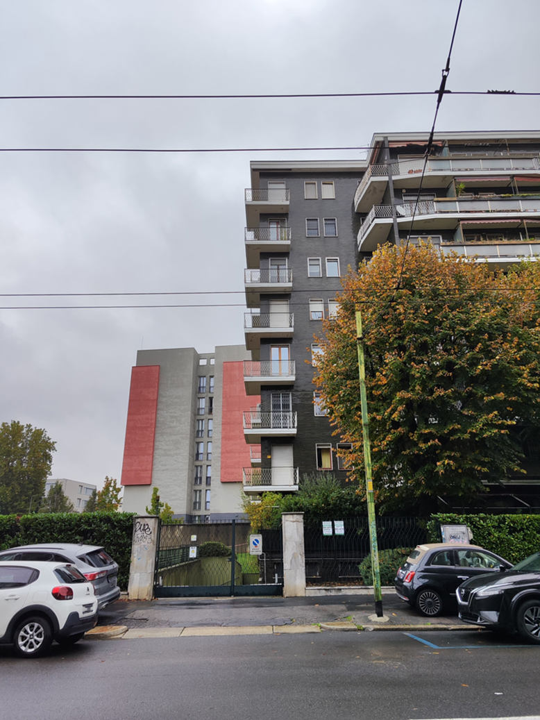 AMPIO BOX DOPPIO DI MQ 40 CIRCA CON DUE SERRANDE